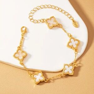 5 clover bracelet